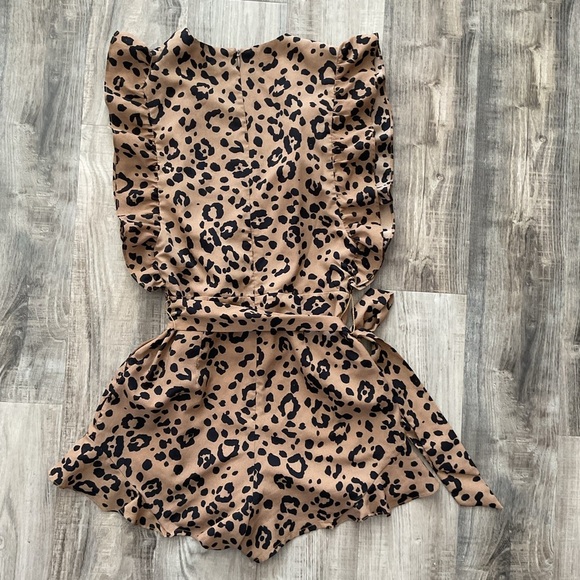 Lovers & Friends Cheetah Jill Romper Size Extra Extra Small - Picture 7 of 8